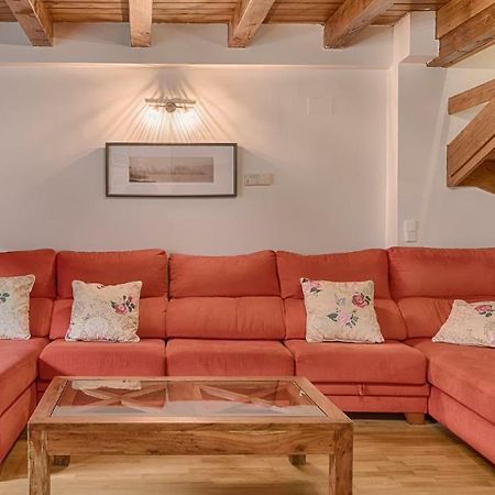 レスSaplan Real Estate Montludeアパートメント エクステリア 写真
