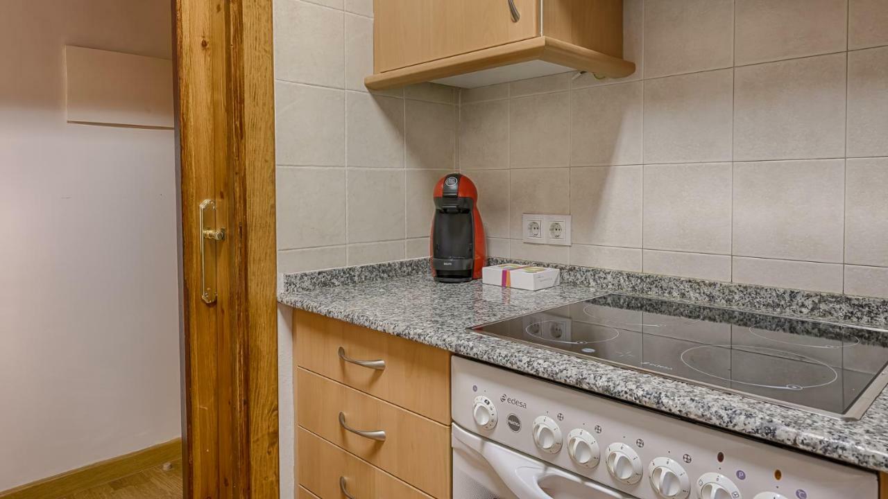 レスSaplan Real Estate Montludeアパートメント エクステリア 写真
