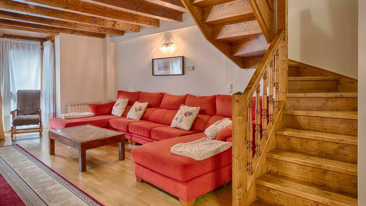 レスSaplan Real Estate Montludeアパートメント エクステリア 写真