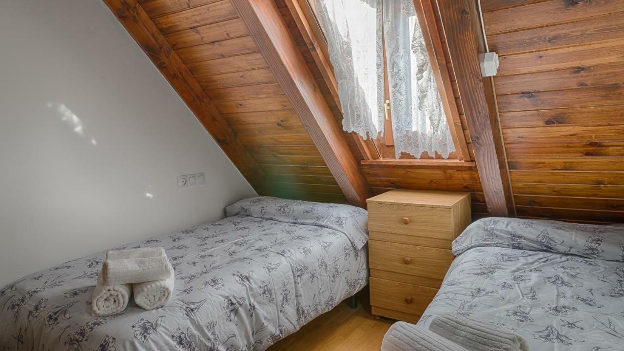 レスSaplan Real Estate Montludeアパートメント エクステリア 写真
