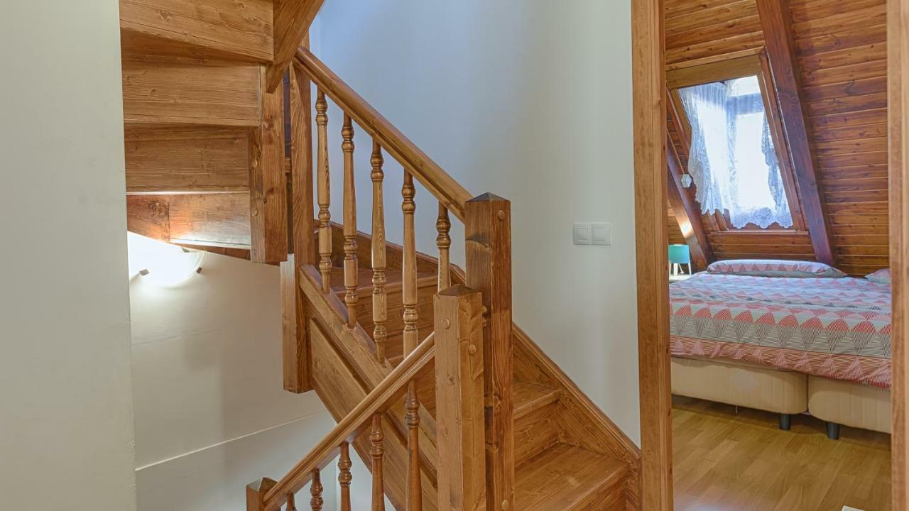 レスSaplan Real Estate Montludeアパートメント エクステリア 写真